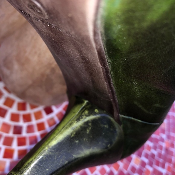 EUROPEA Green Leather Pump w Lifted Toe - Picture 8 of 8